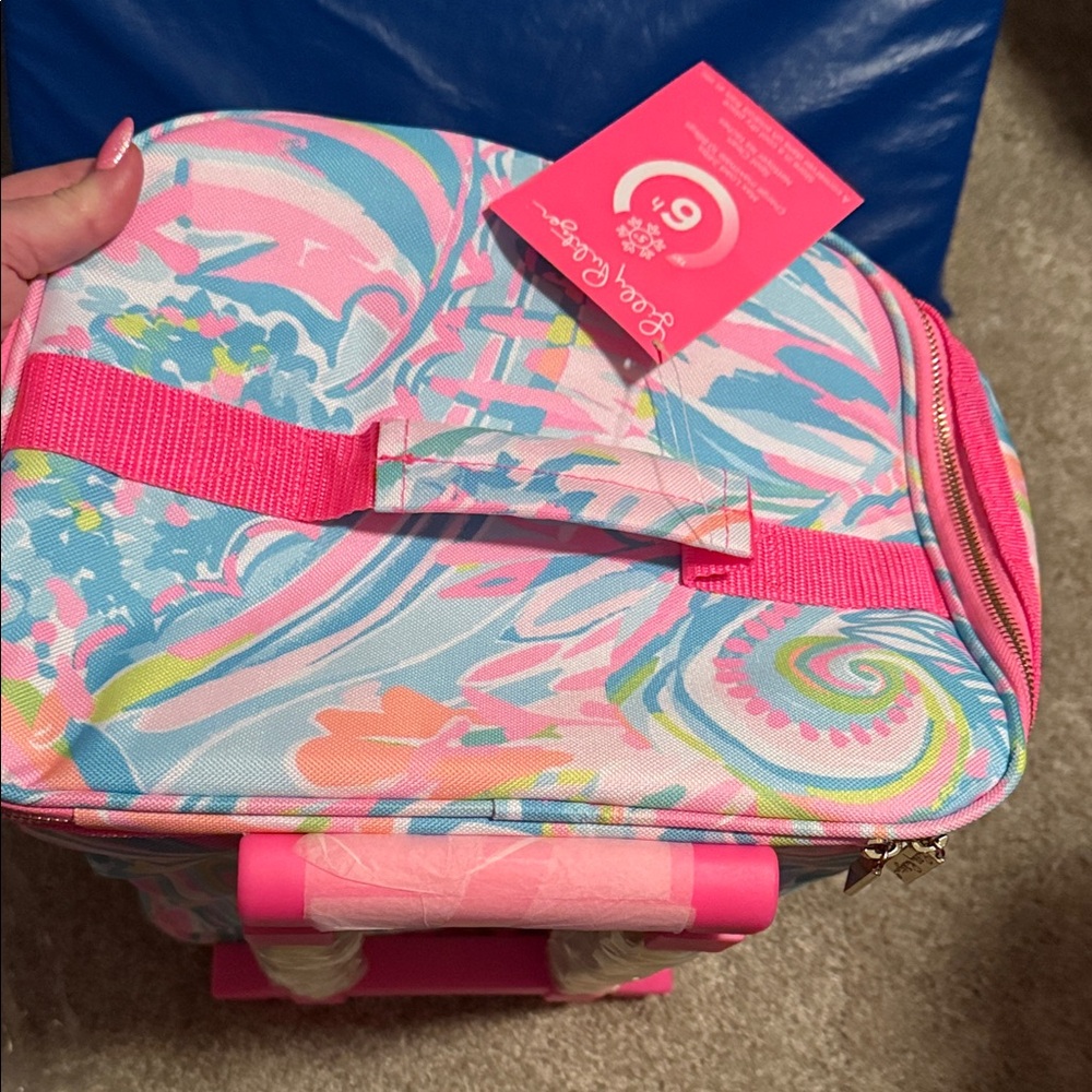 Lilly Pulitzer Pink and Blue Rolling Cooler in original packaging NWT Carnivale - Picture 5 of 13